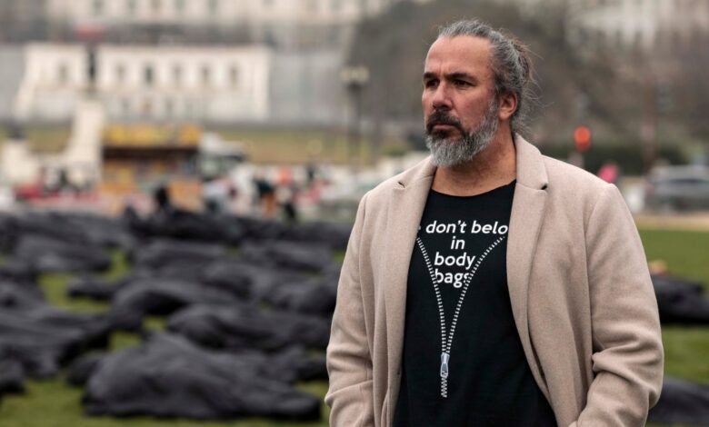 Arrestan a Manuel Oliver, padre de una de las víctimas de Parkland