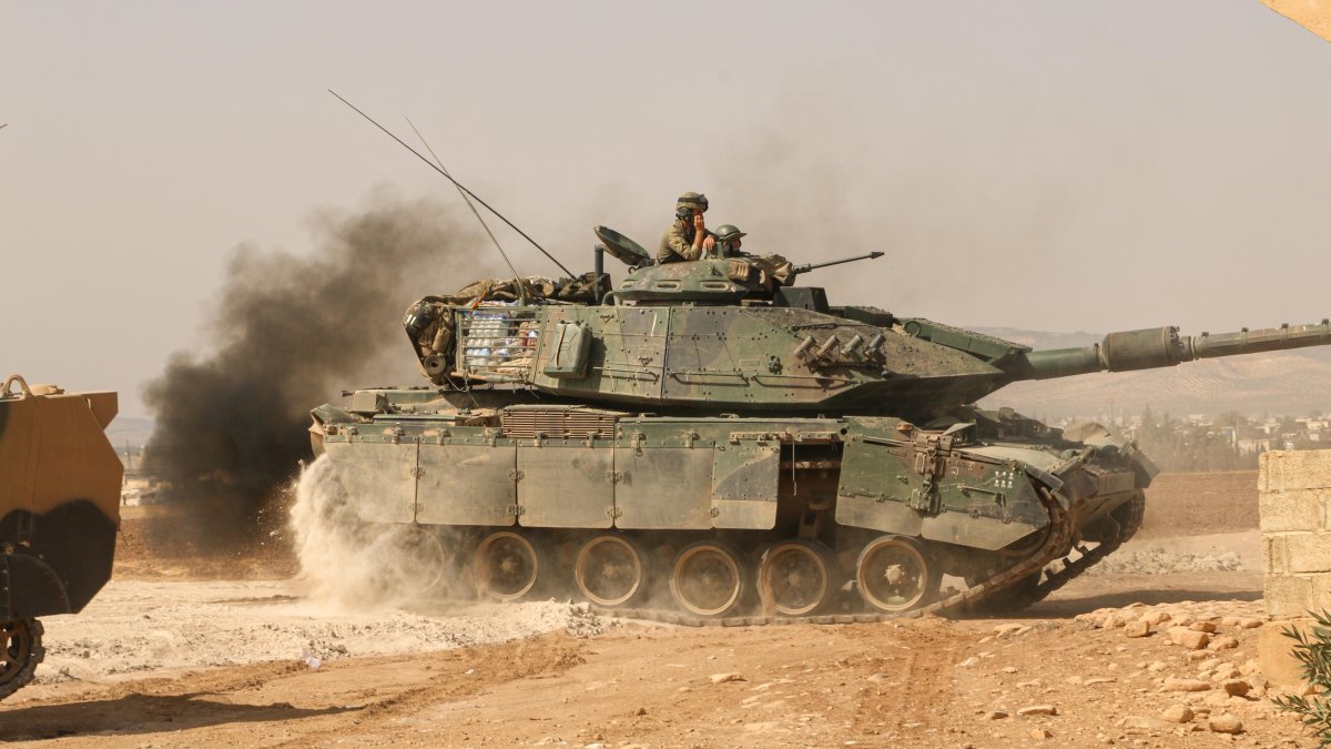 Ataque suicida con drones deja un contratista estadounidense muerto y varios heridos en Siria