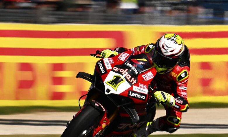 Bautista, imparable en la carrera 2 de Indonesia, con primer podio de Vierge
