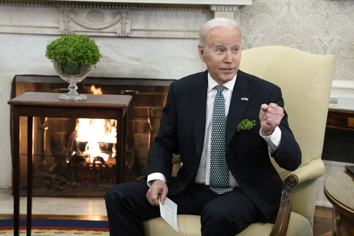 Biden pide castigos más duros para los directivos de los bancos intervenidos