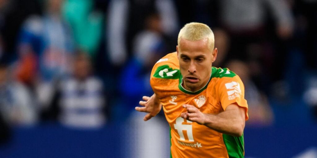 Canales y Dani Pérez, las novedades en la lista del Betis para Manchester