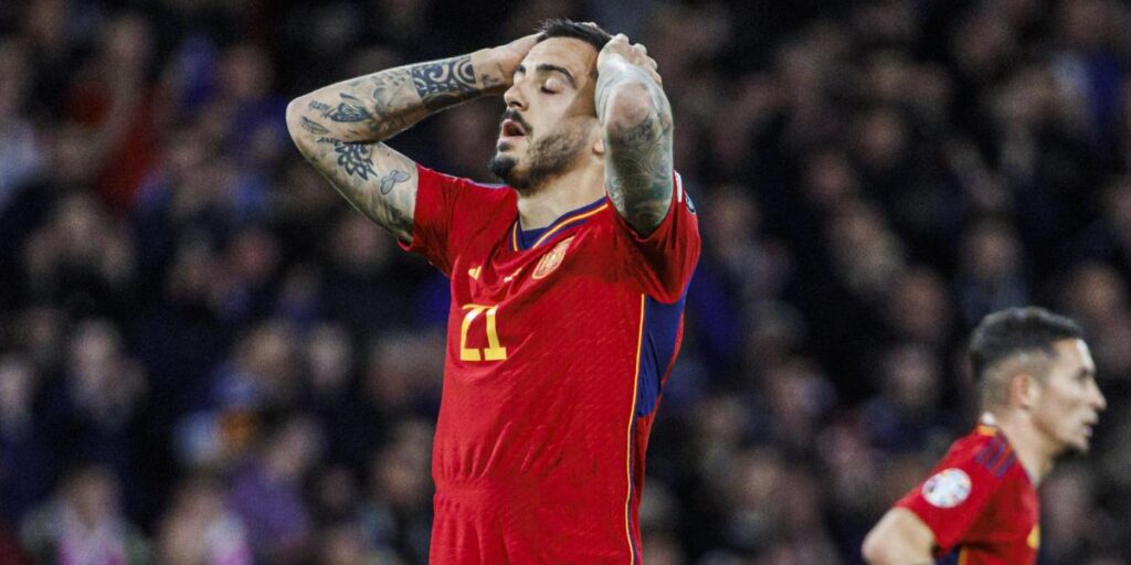 César Montes y Joselu no entrenan con el grupo