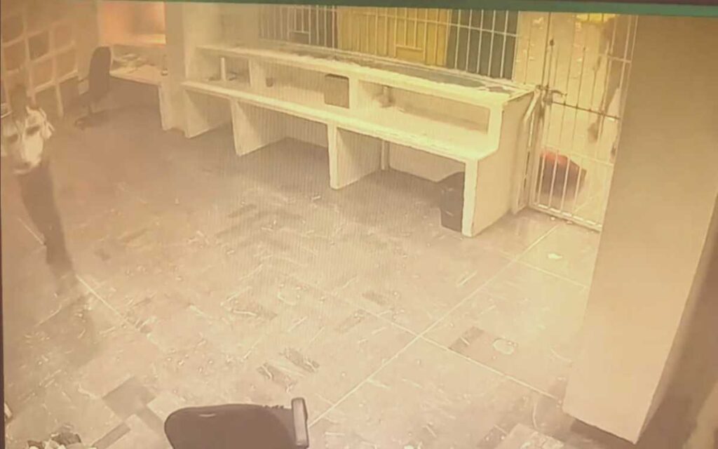 Comunidad universitaria llama a rectificar 'política migratoria militarizada'