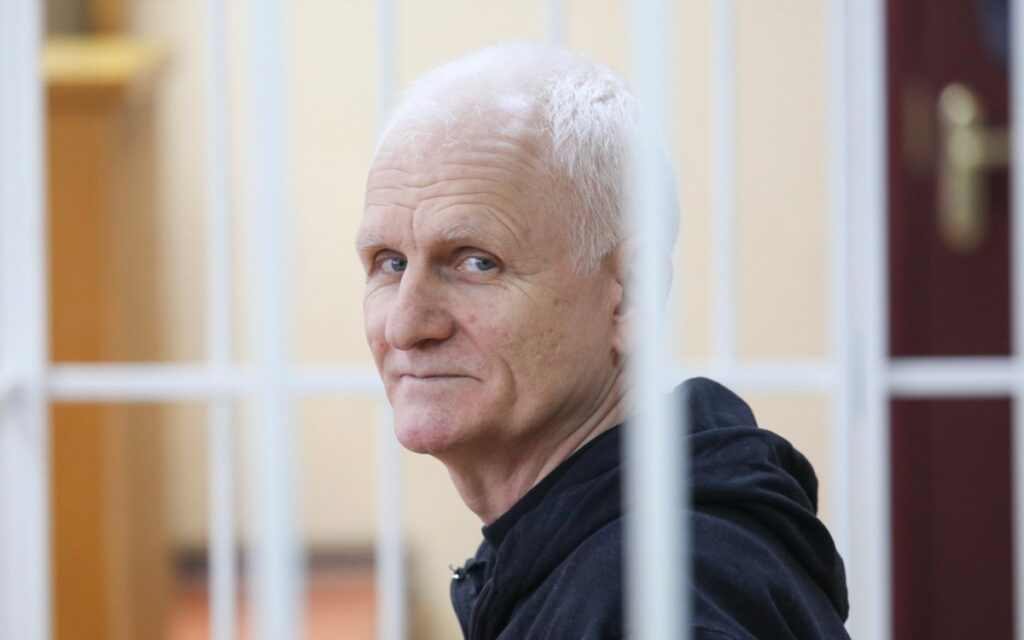 Condenan a Premio Nobel de la Paz a diez años en prisión