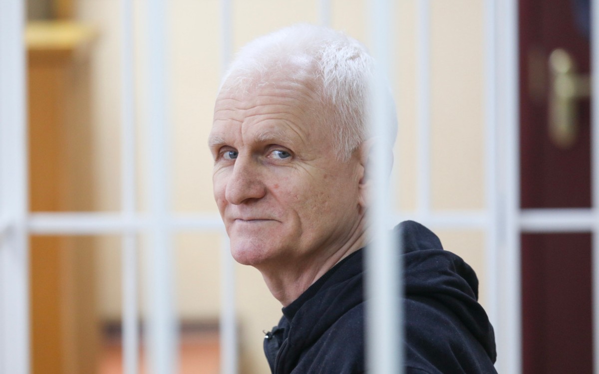 Condenan a Premio Nobel de la Paz a diez años en prisión