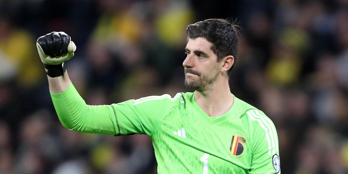 Courtois deja la concentración de Bélgica por una distensión