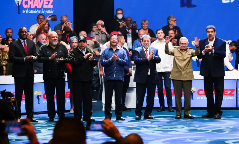 Daniel Ortega, Raúl Castro y Rafael Correa conmemoran la muerte de Chávez en Caracas