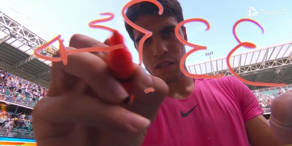 Dedicatoria de Alcaraz en Miami con mensaje a Fernando Alonso