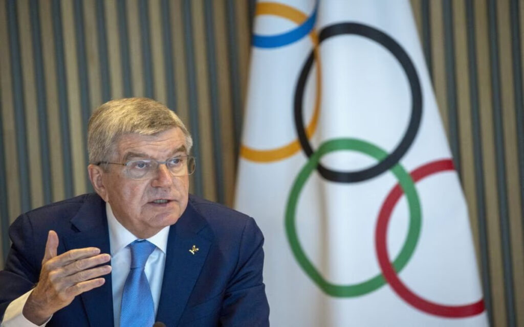 Defiende Thomas Bach el regreso de atletas rusos y bielorrusos | Video