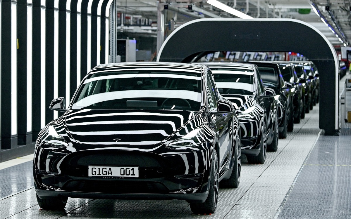 Denuncian a fábrica de Tesla en California