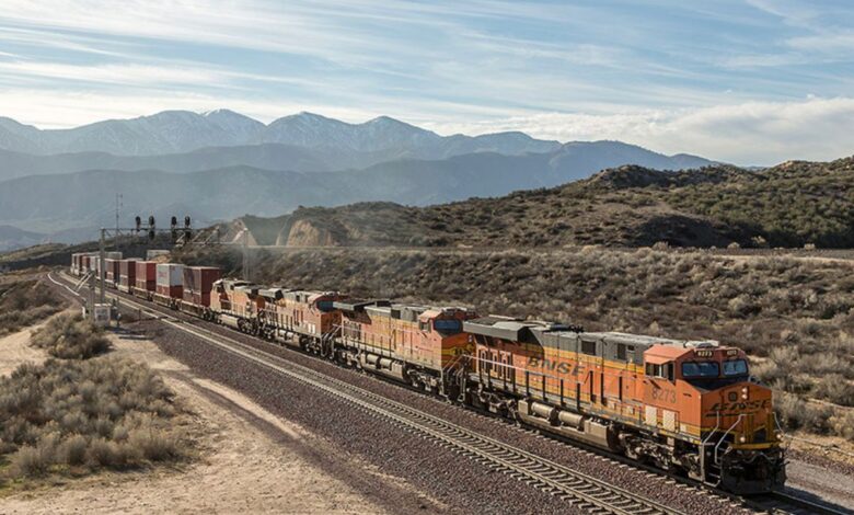 Descarrila otro tren con materiales peligrosos en EU, ahora en Arizona