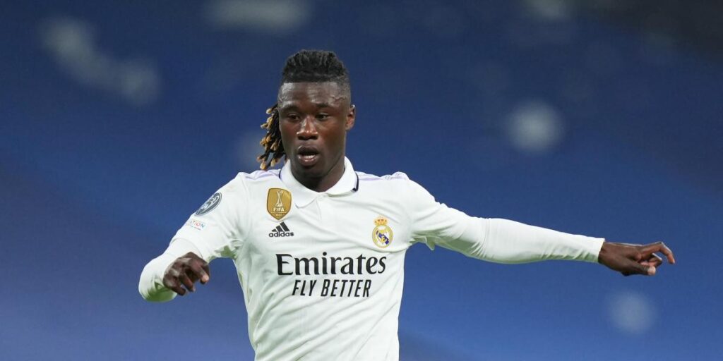 Deschamps alaba a Camavinga...como lateral izquierdo