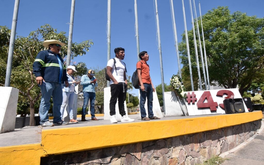 Detienen a 9 policías de Guerrero por caso Ayotzinapa