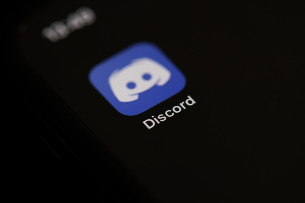 Discord actualiza su bot con características similares a ChatGPT, implementa resúmenes de conversaciones generados por IA y más