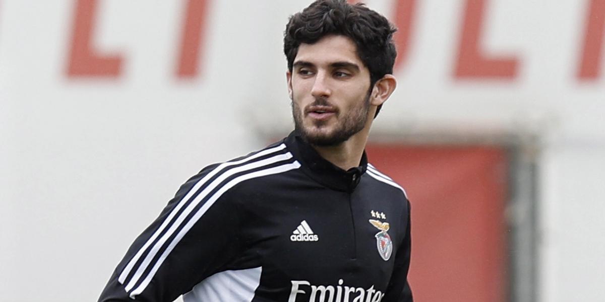 El Benfica se queda sin Guedes