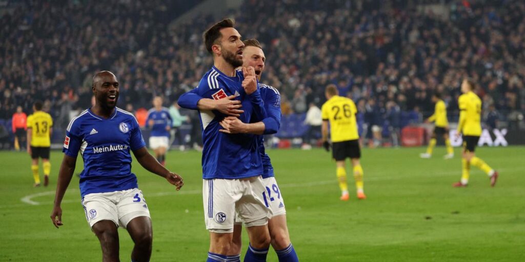 El Dortmund completa su semana negra y deja solo al Bayern