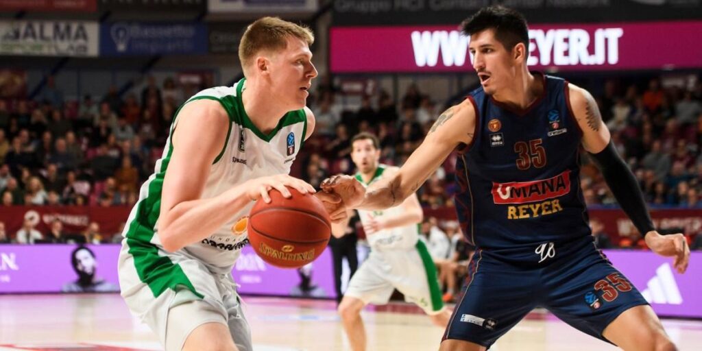 El Joventut gana en Venecia y aún puede ser primero