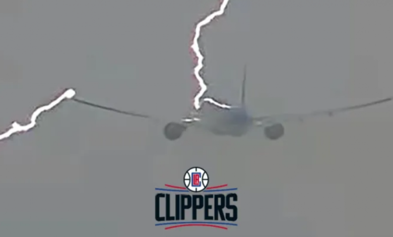 El avión de los Clippers, alcanzado por un rayo