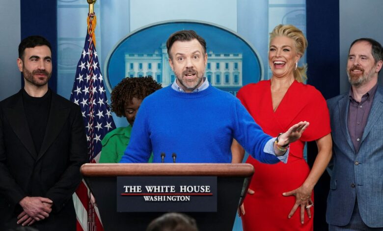 El elenco de ‘Ted Lasso’ visita la Casa Blanca para concienciar sobre la salud mental: “Todos conocemos a alguien que se ha sentido solo”