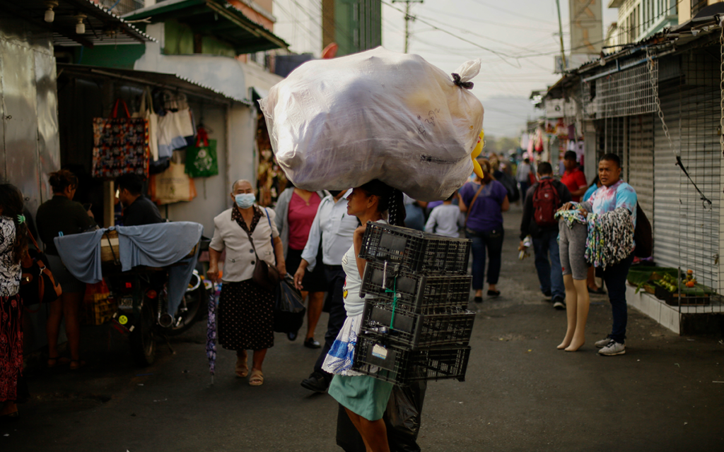 El injusto eco de las brecha económica para mujeres en Latam