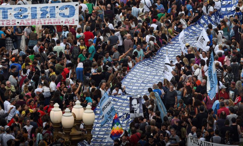 El kirchnerismo entierra la reelección de Fernández en un nuevo aniversario del golpe militar