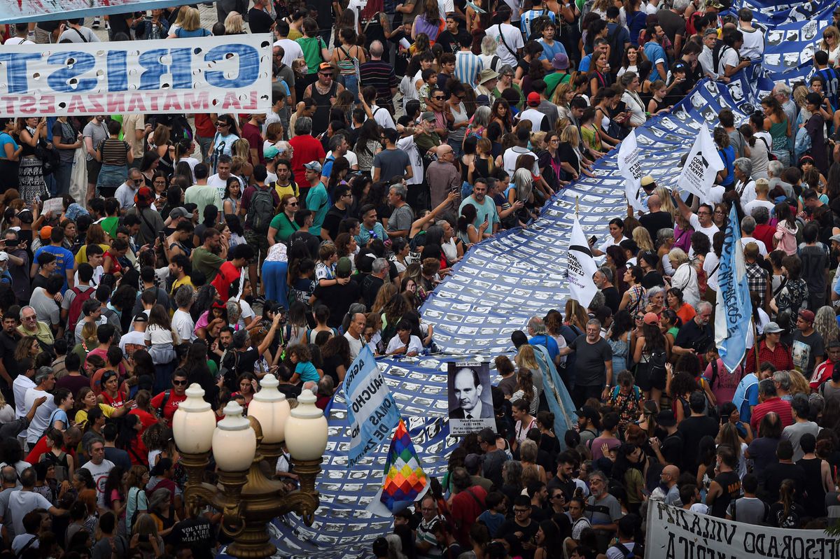 El kirchnerismo entierra la reelección de Fernández en un nuevo aniversario del golpe militar