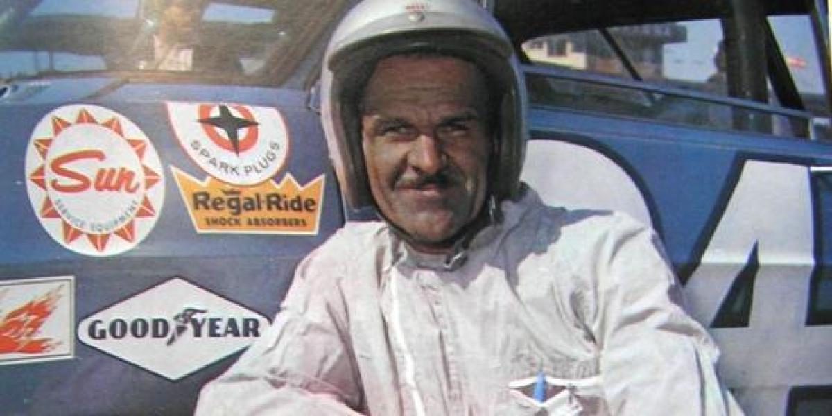 El piloto al que le negaron el trofeo y un beso