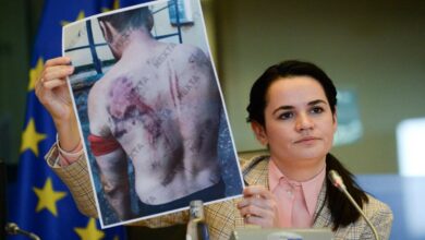 El régimen bielorruso condena a 15 años de cárcel en ausencia a la líder opositora Svetlana Tijanóvskaya