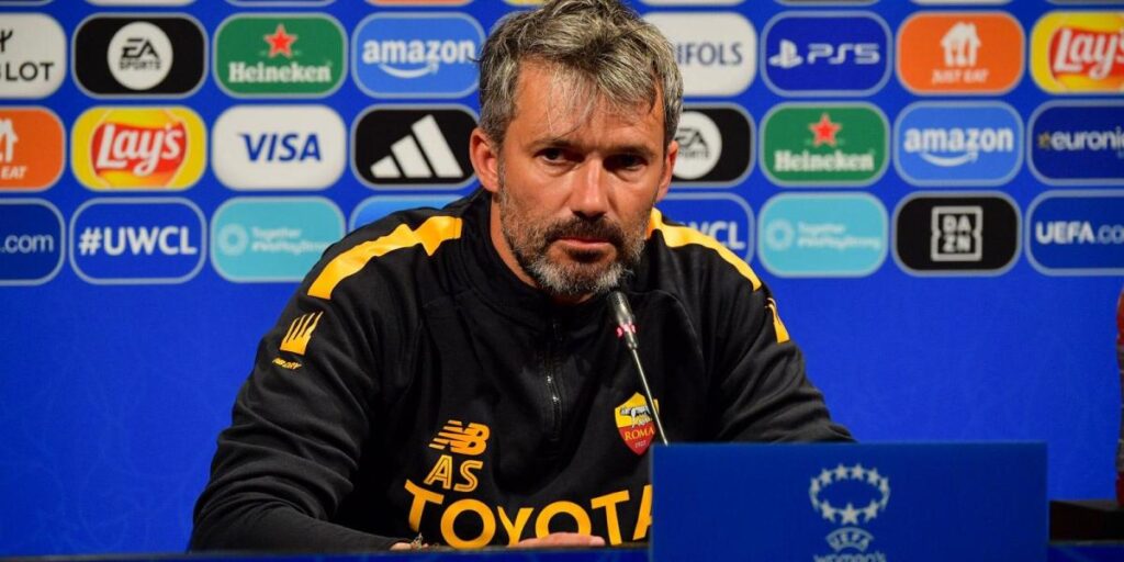 El técnico de la Roma pide "jugar con corazón" ante el Barça