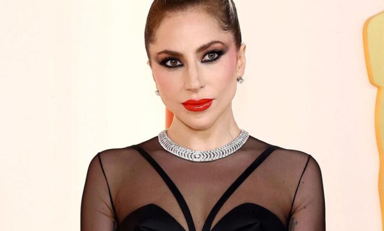 El vestido de transparencias de Lady Gaga que le deja casi desnuda