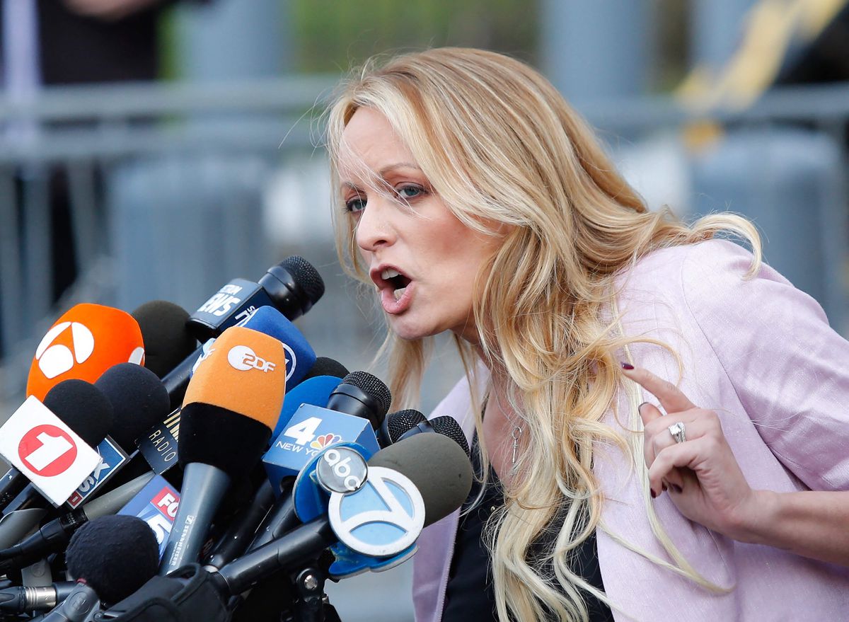 El ‘caso Stormy Daniels’, el cabo suelto de la trama rusa que ha puesto a Trump contra las cuerdas