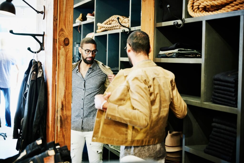 Elyn retrasa ligeramente los pagos en línea para que pueda probar antes de pagar