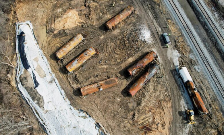 Empresa de tren descarrilado en Ohio testifica y pide perdón