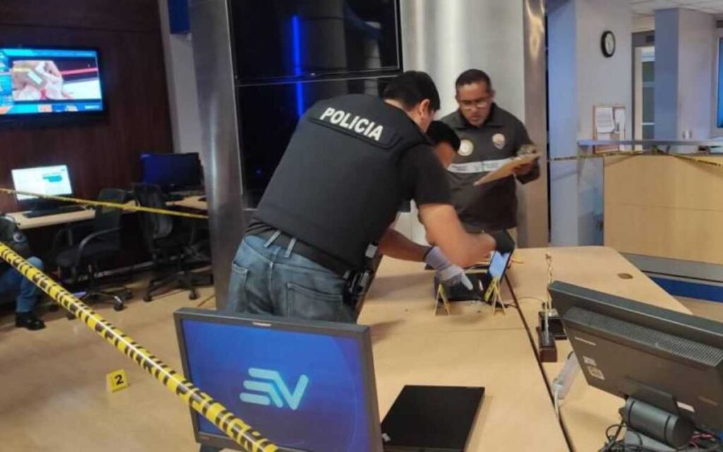 Envían sobres con explosivos a medios, investigan terrorismo | Ecuador