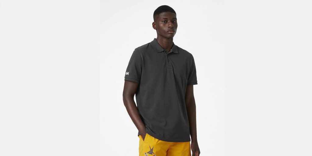 Este polo Helly Hansen se ha convertido en el chollo del día en Amazon