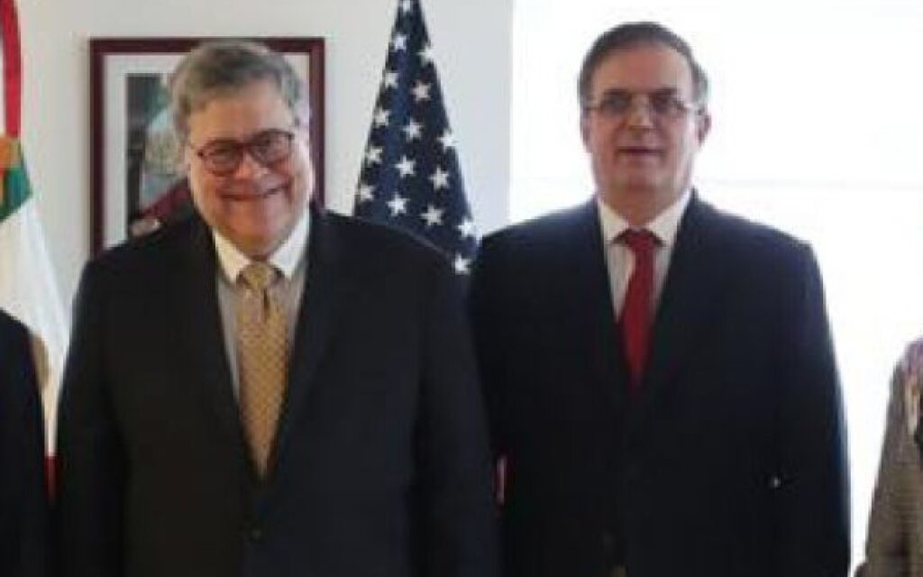 Estrategia de seguridad de Calderón y 'masivo' flujo de armas desde EU condujo al actual nivel de violencia en México: Ebrard