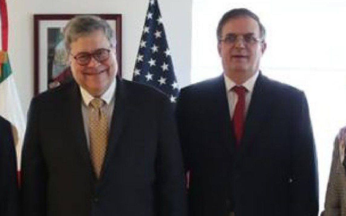 Estrategia de seguridad de Calderón y ‘masivo’ flujo de armas desde EU condujo al actual nivel de violencia en México: Ebrard