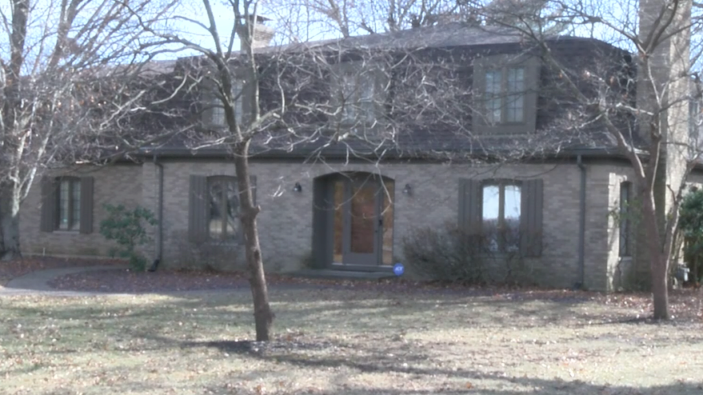 Exconcursante de “Family Feud” es acusado de asesinar a su esposa