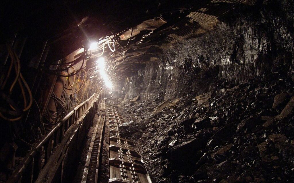 Explosión en minas de Colombia deja 11 muertos y 10 atrapadas