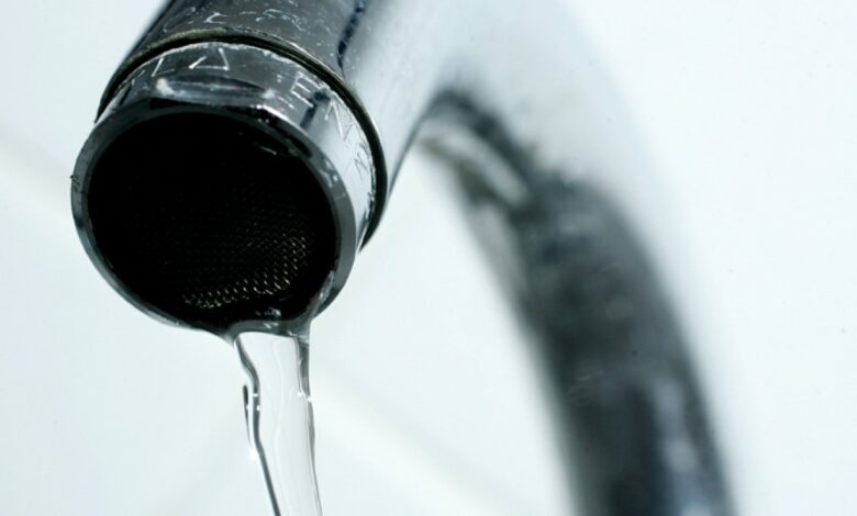 Extienden periodo de “seguridad” del agua potable en Filadelfia tras derrame químico