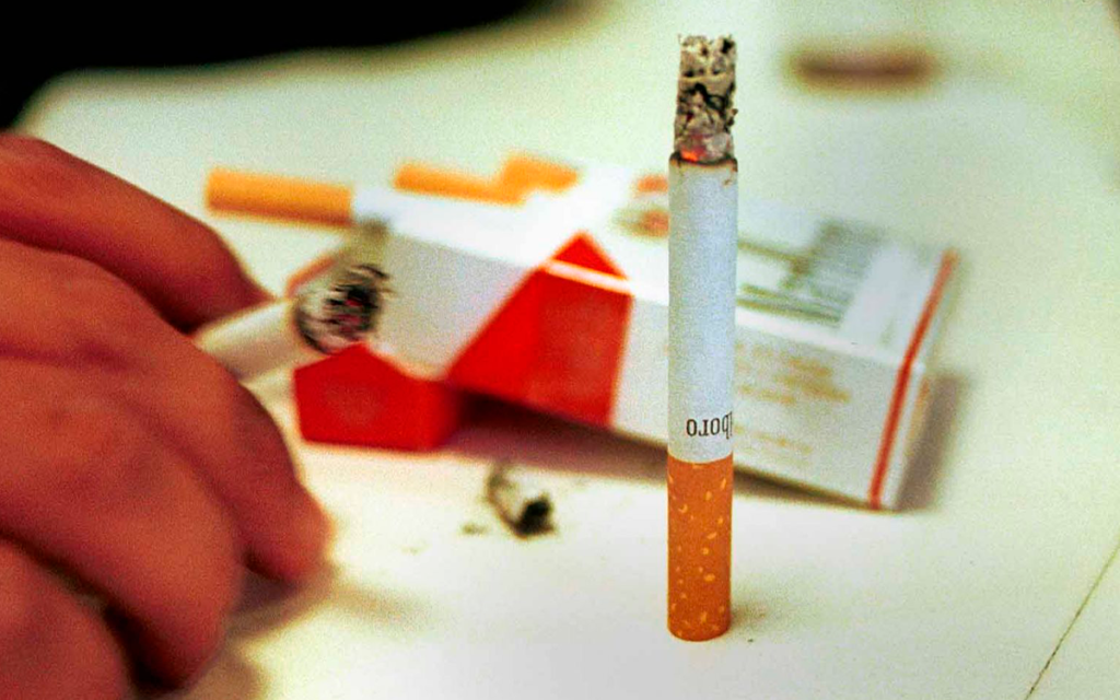 Fabricante de Marlboro compra empresa de vapeo