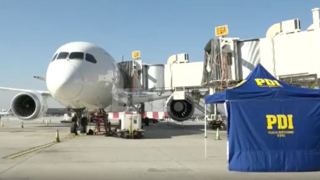 Frustran audaz atraco a los tiros en el aeropuerto de Santiago de Chile; hay dos muertos