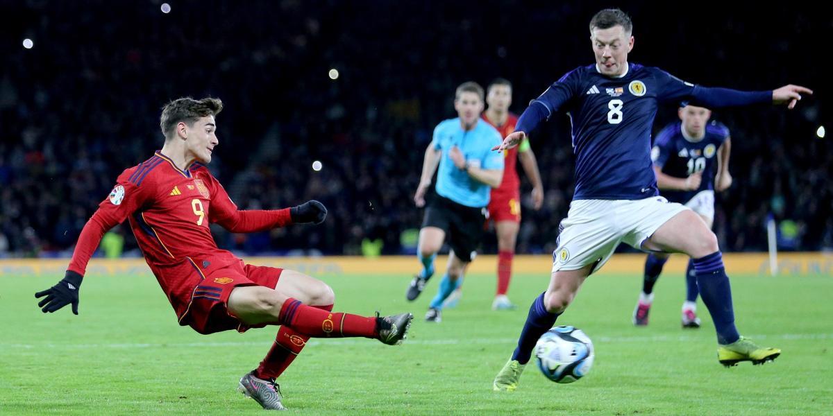 Gavi y Ceballos, ni un segundo juntos sobre el campo