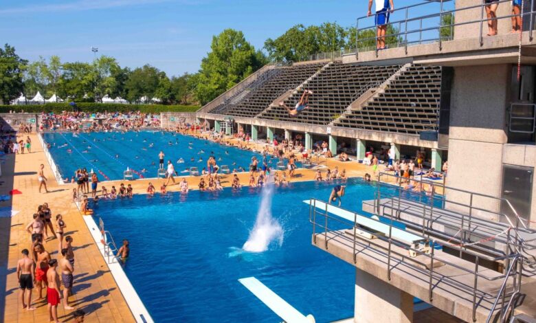 Gobierno de Berlín permitirá que las personas naden topless en las piscinas públicas