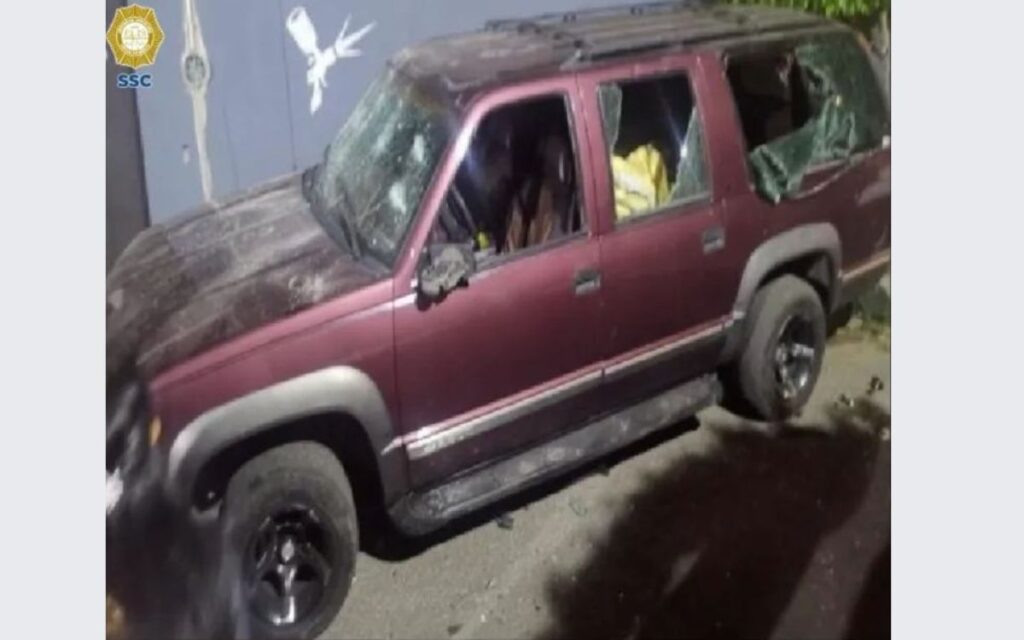 Hartos del volumen de la música, apedrearon autos de sus vecinos