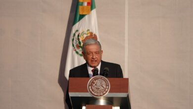 'Hipócritas', ministros que reprocharon quema de figura de Piña: AMLO