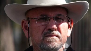 Hipólito Mora, exlíder de autodefensas en Michoacán, denuncia ataque de sicarios en su contra