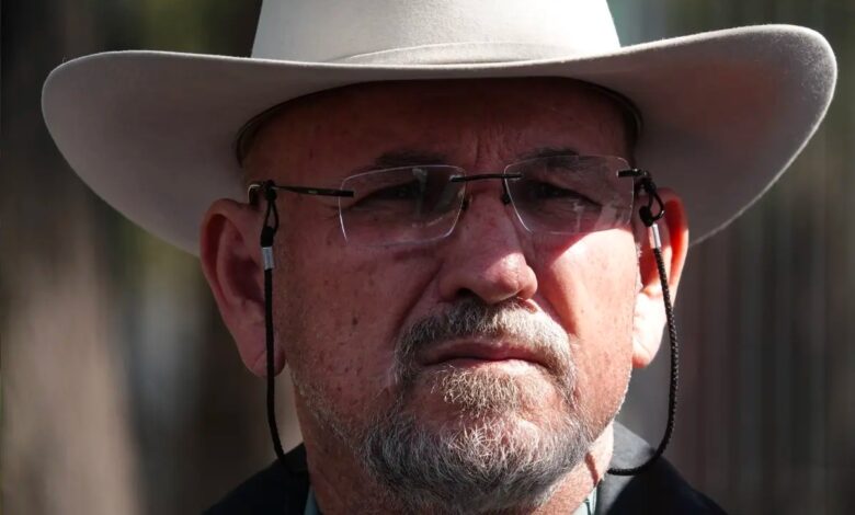Hipólito Mora, exlíder de autodefensas en Michoacán, denuncia ataque de sicarios en su contra