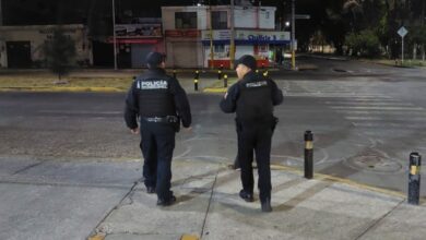 Hombres ebrios golpearon y desarmaron a dos policías en Puebla