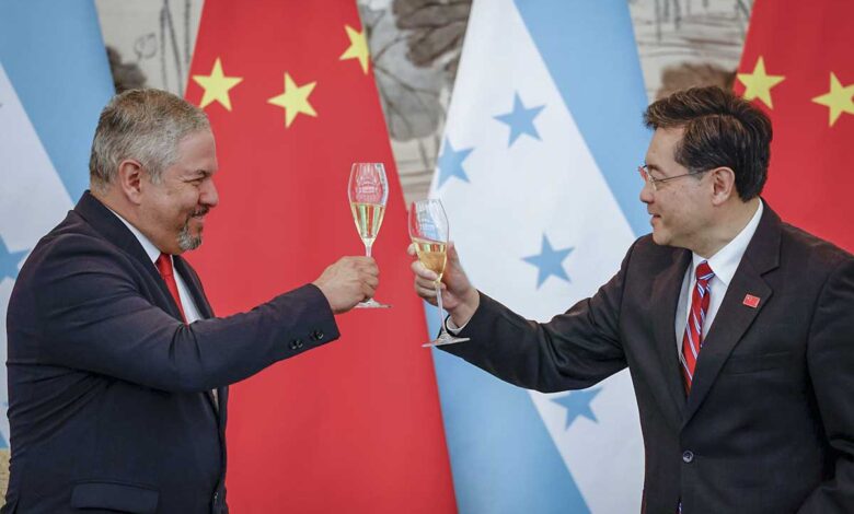 Honduras rompe relaciones con Taiwán y las formaliza con China